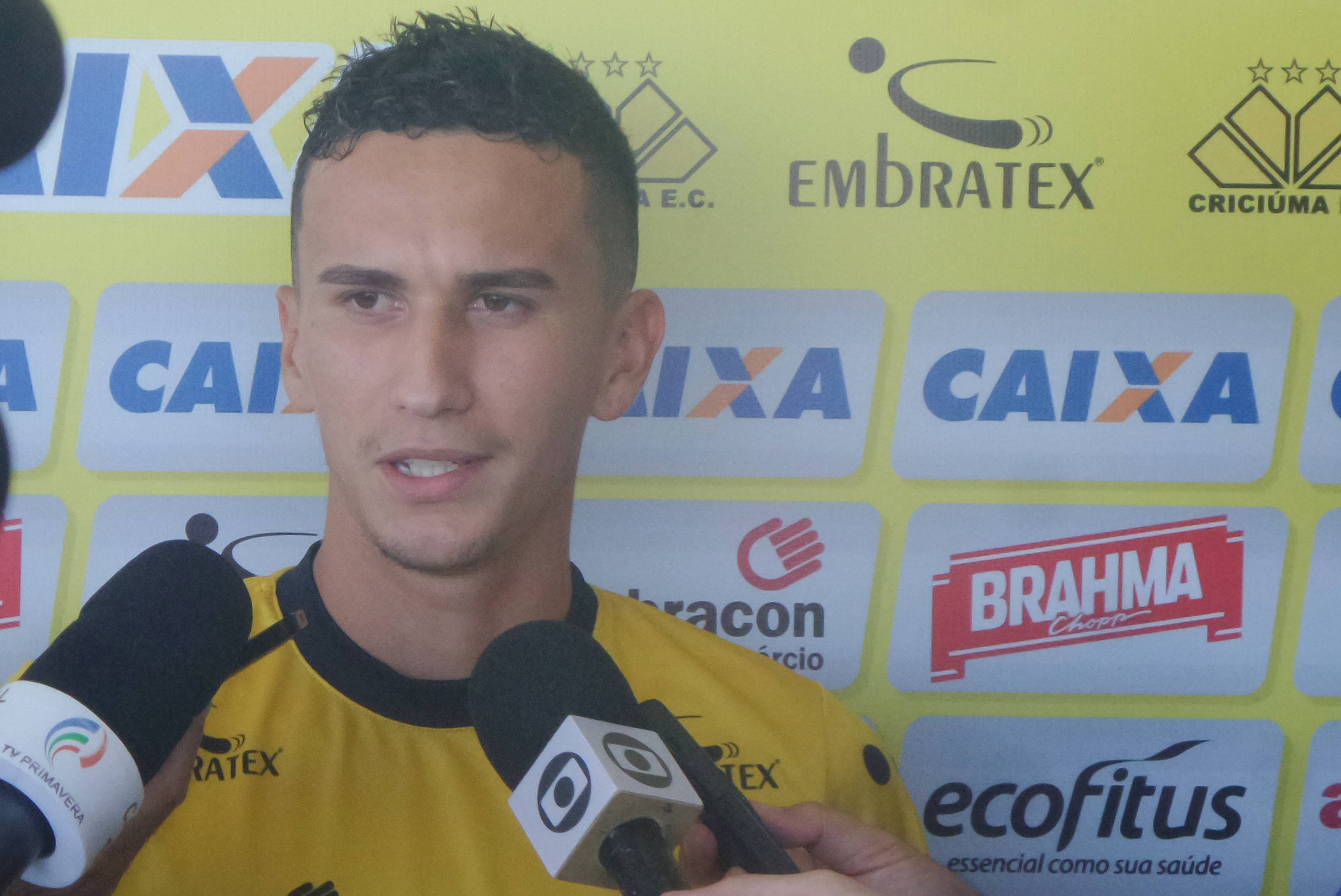 Entrevista coletiva Douglas Moreira - 12/04