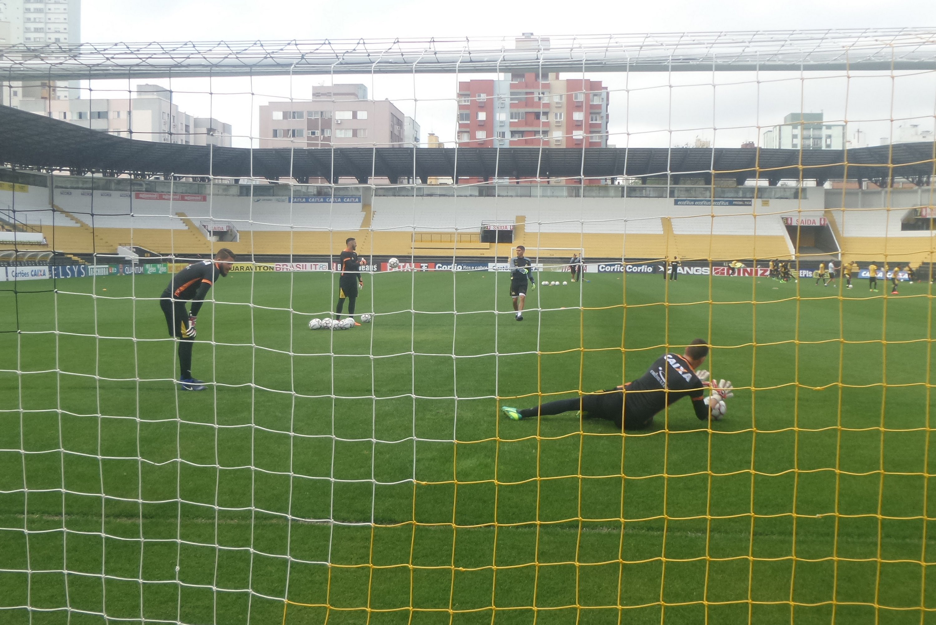 Treino do Criciúma no estádio Heriberto Hülse - 16/08